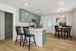 E Willow St-S1501-011.jpg