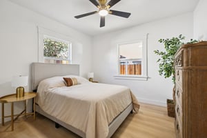 E Willow St-S1501-015.jpg