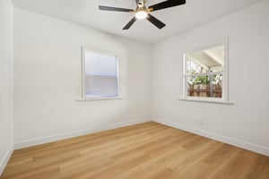 E Willow St-S1501-019.jpg