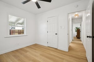 E Willow St-S1501-021.jpg