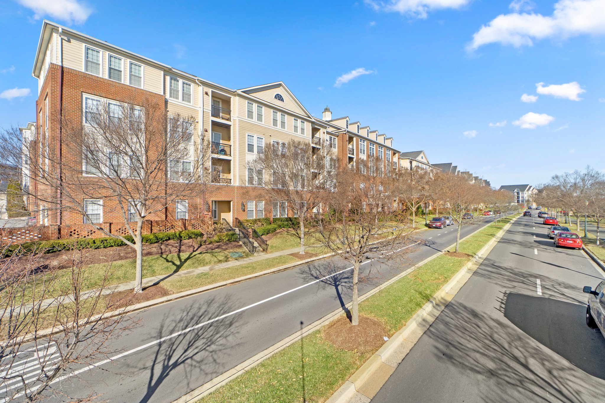 45. 701 Fallsgrove Dr.jpg