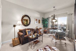 22. 701 Fallsgrove Dr.jpg
