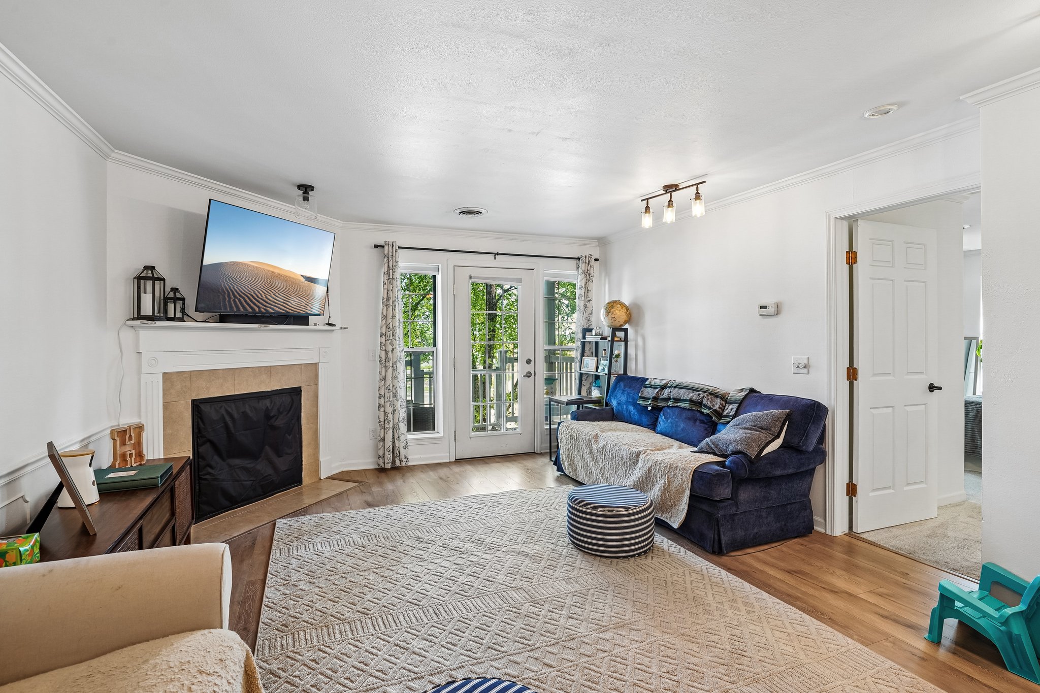 Harbor House Dr 2-S2805-007.jpg
