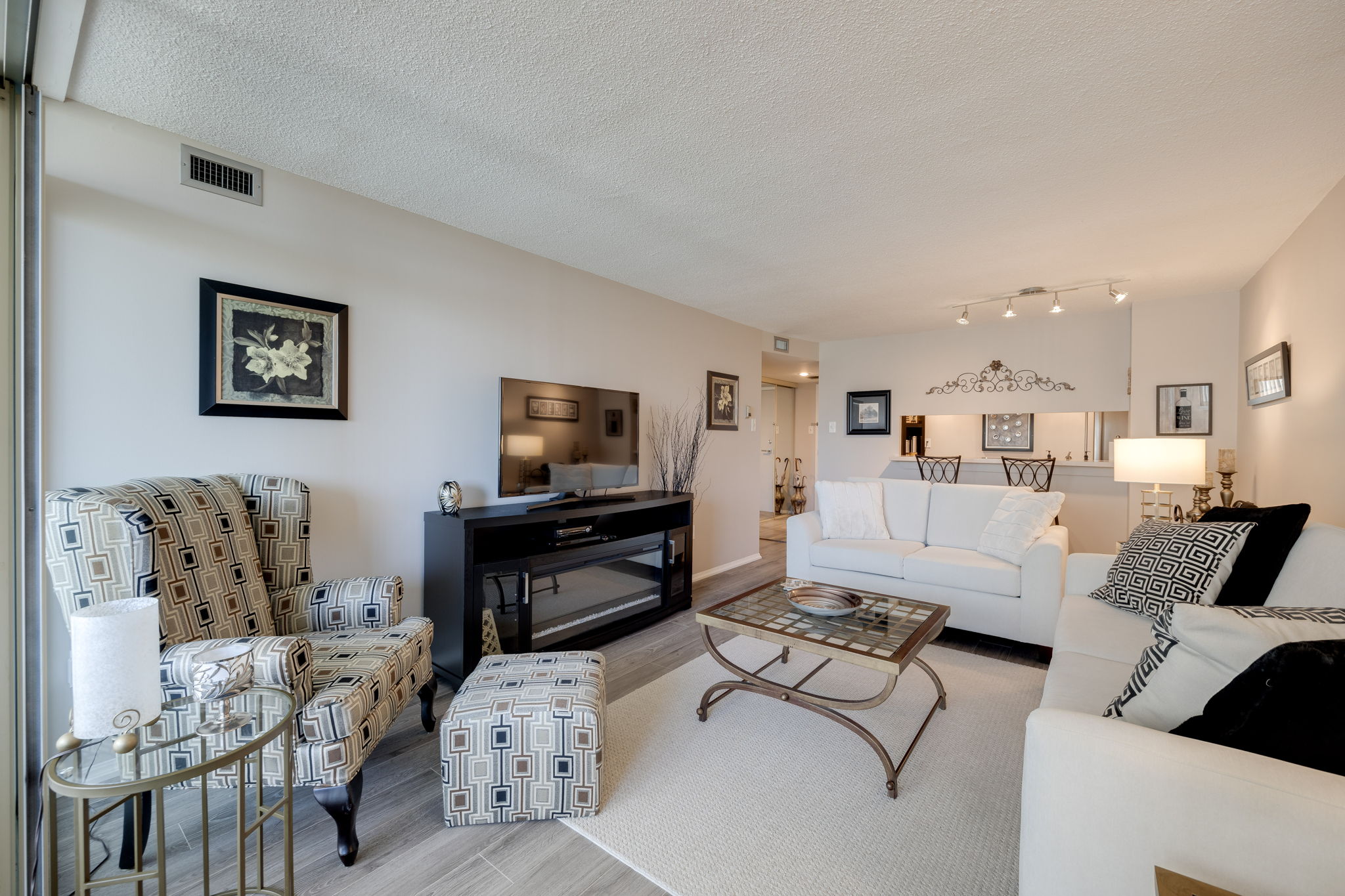 Toronto property showcase — delivered property photograph 31