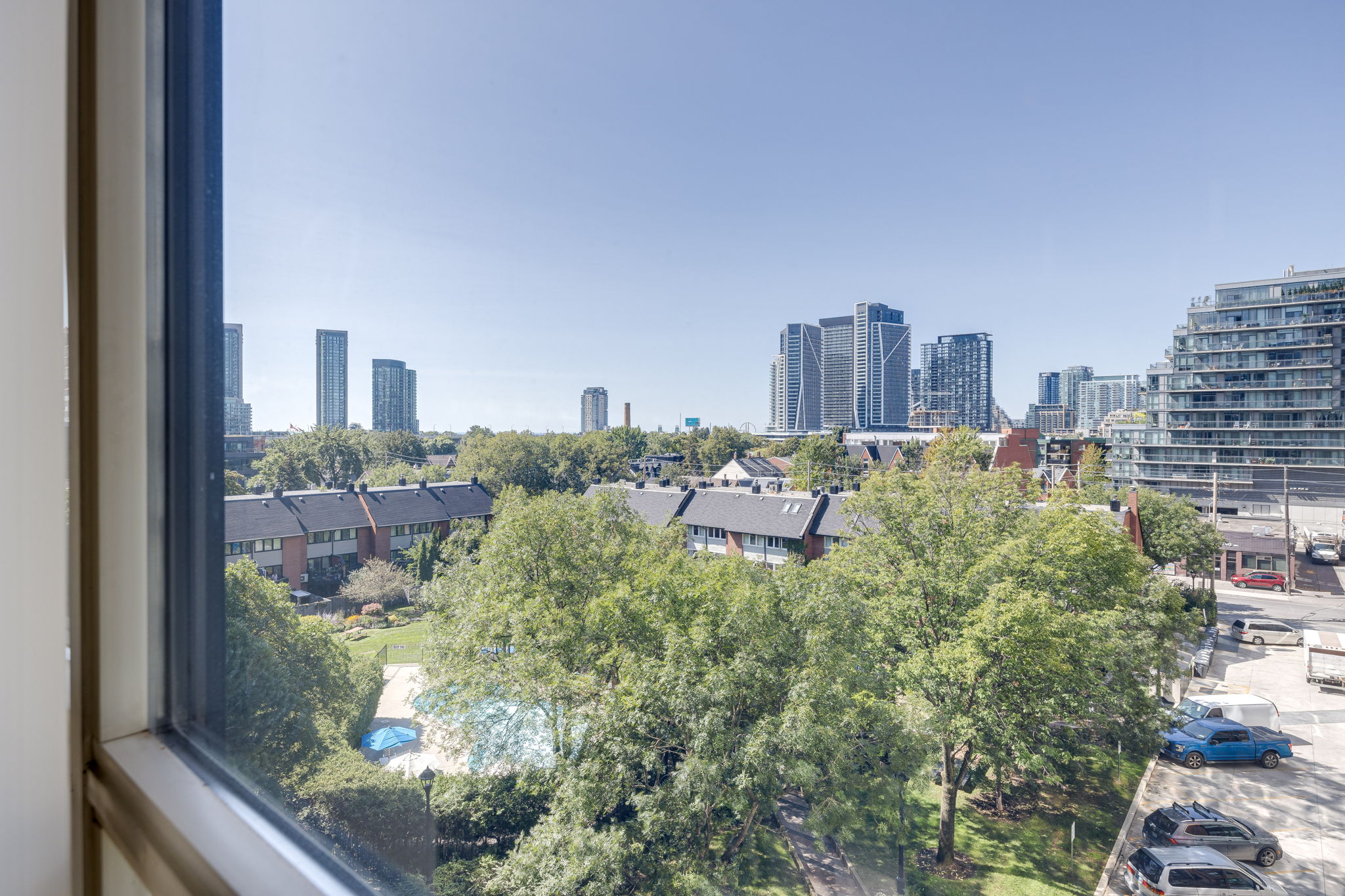 Toronto property showcase — delivered property photograph 34