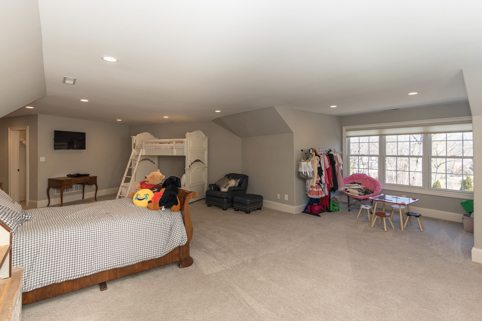  Photo 76