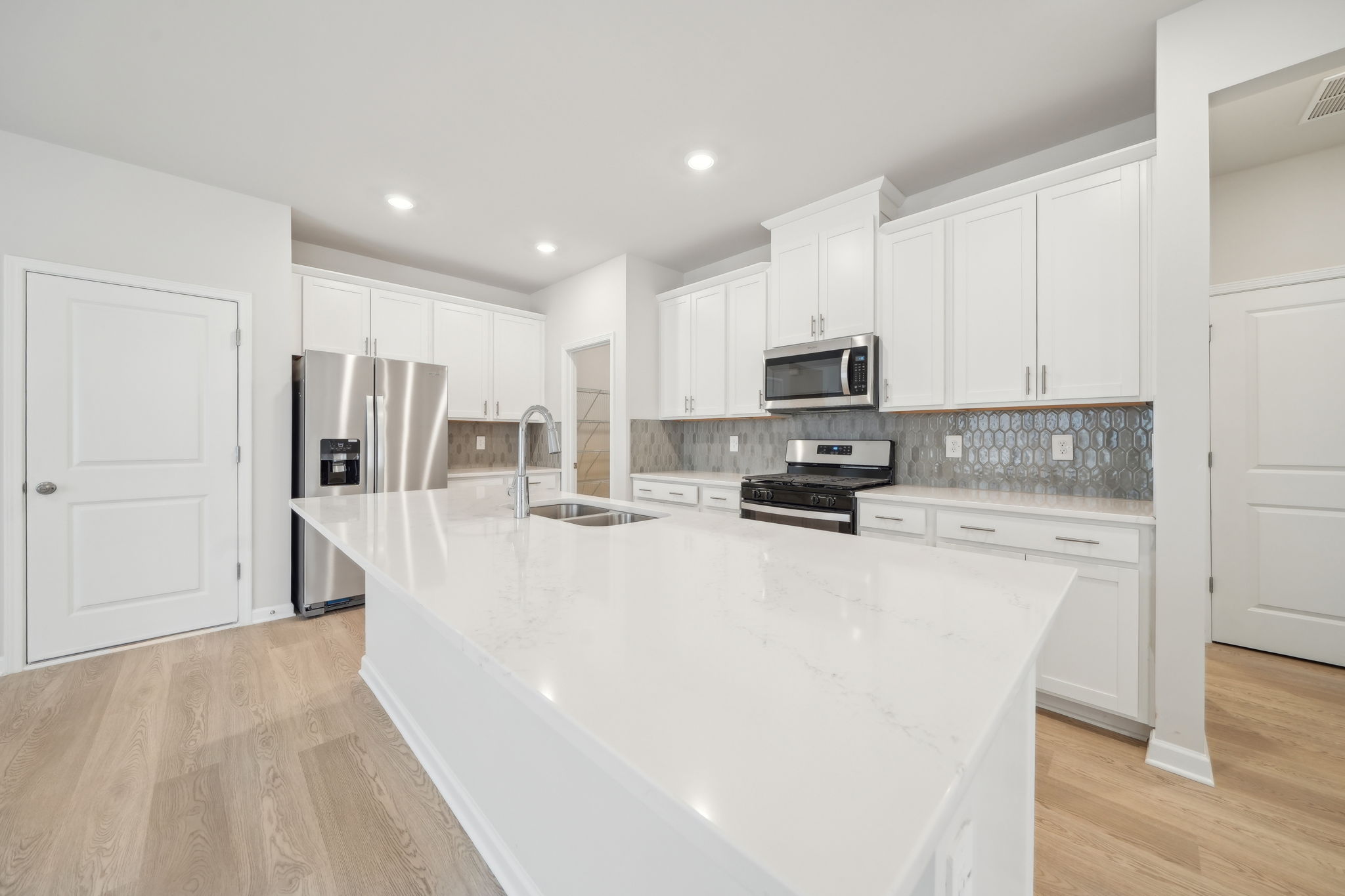 Atlanta - Martin Springs - 701 Lily Blossom Path, Lawrenceville, GA 30045 - 010