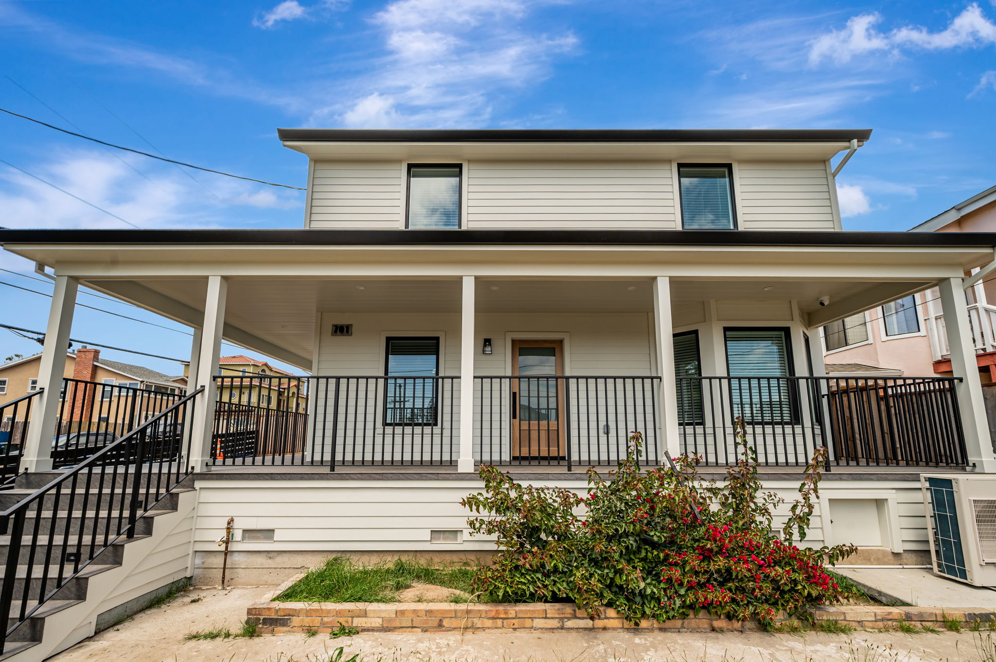 001_701 Olive Ave  South 