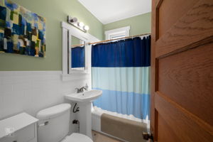 701 Reba Pl, Evanston, IL 60202_018