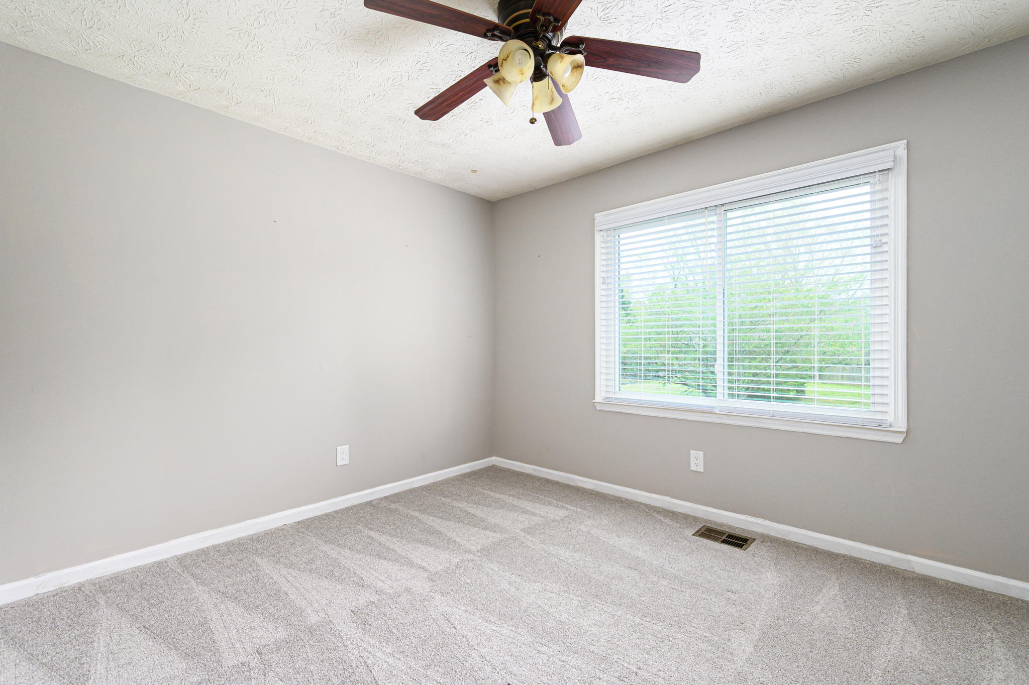 701 Trickum Valley Dr, Woodstock, GA 30188, USA Photo 22