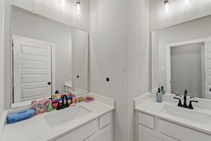  Photo 24