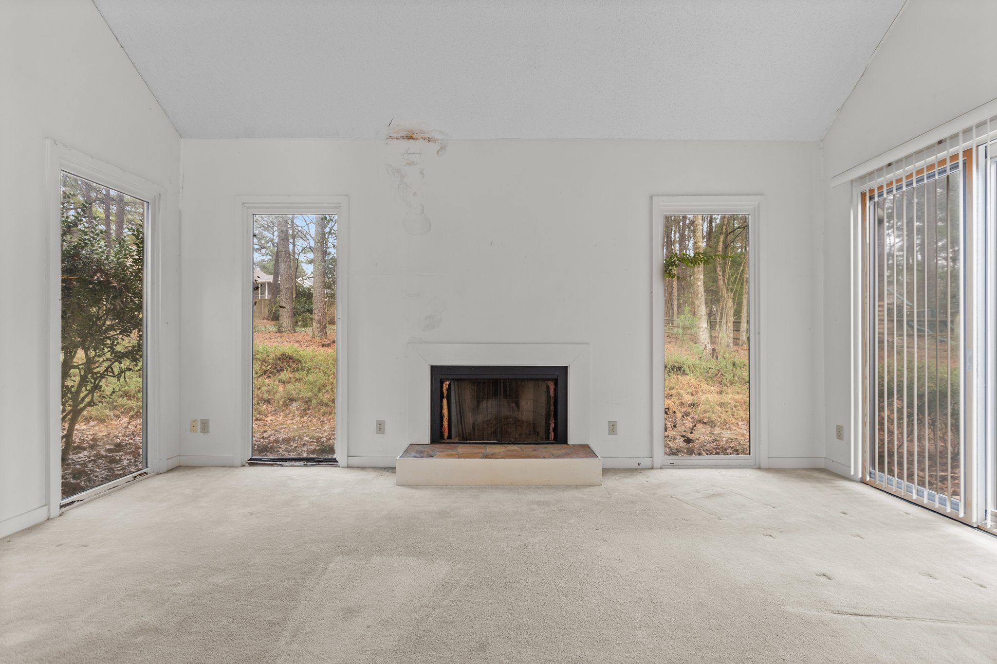 7012 Falconbridge Rd, Chapel Hill, NC 27517