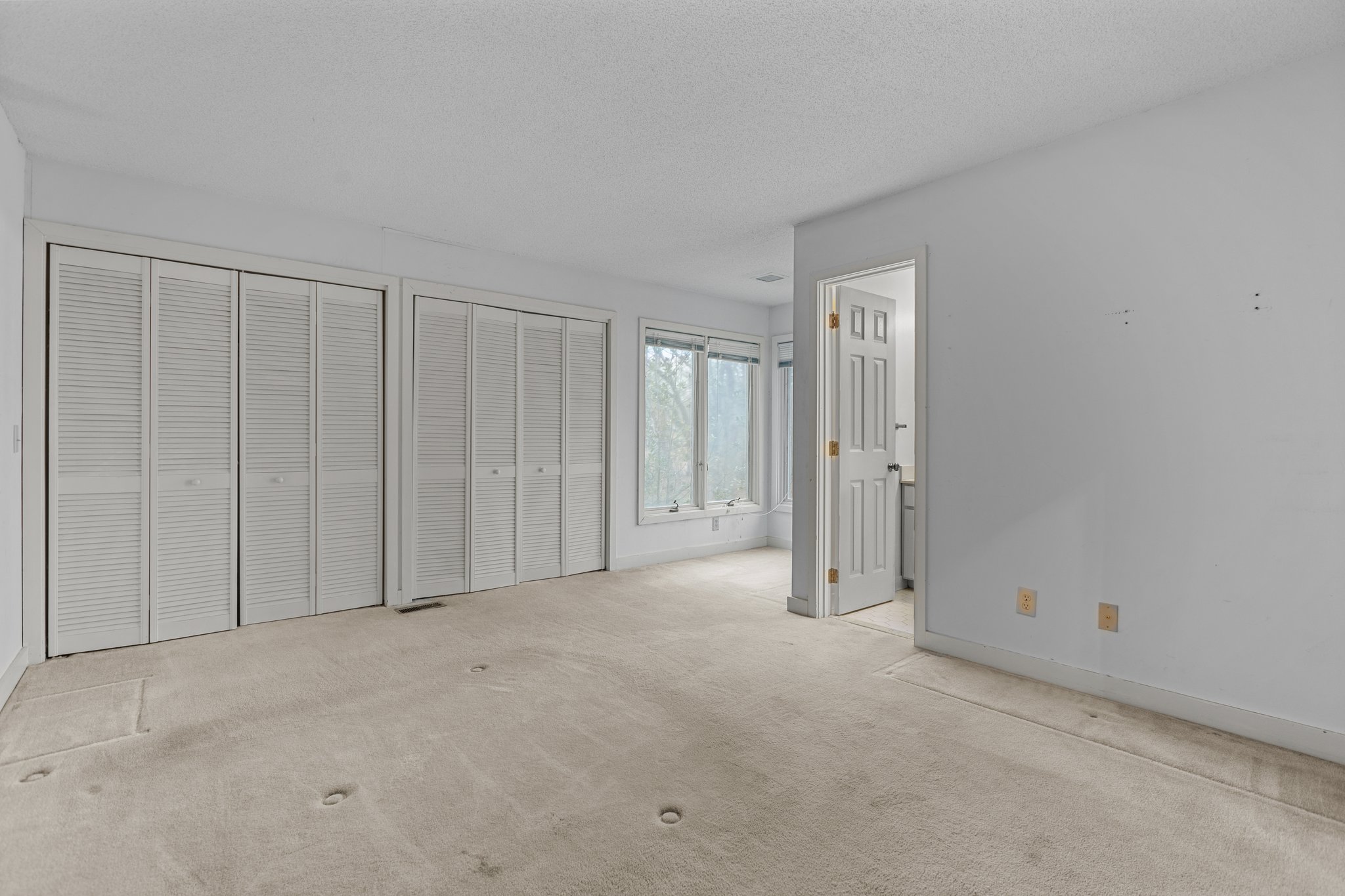 7012 Falconbridge Rd, Chapel Hill, NC 27517