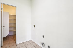 Wandering Oak Rd-S2507-023.jpg
