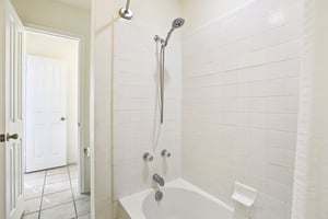 Wandering Oak Rd-S2507-028.jpg