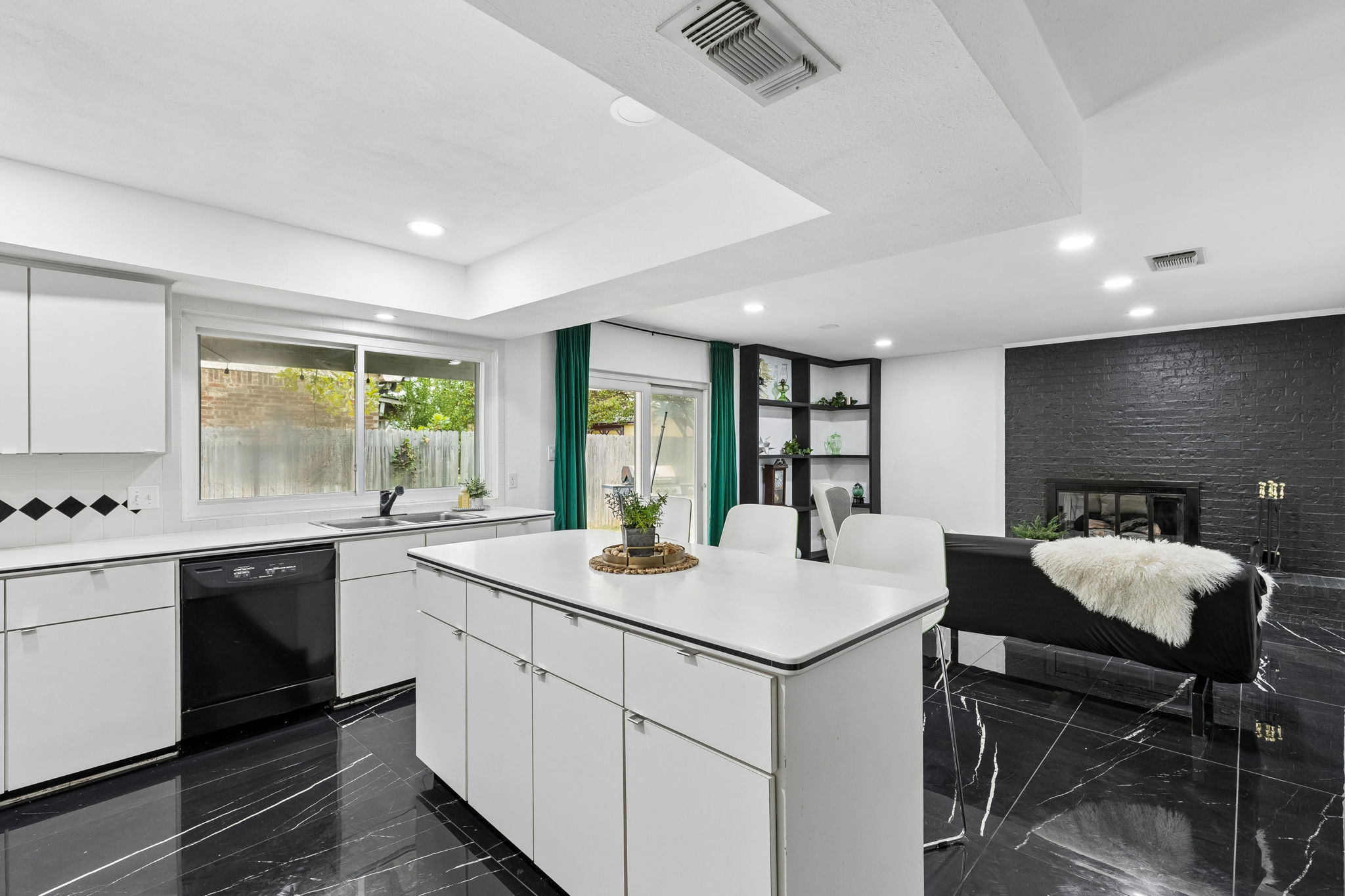 7012Woodacre_010