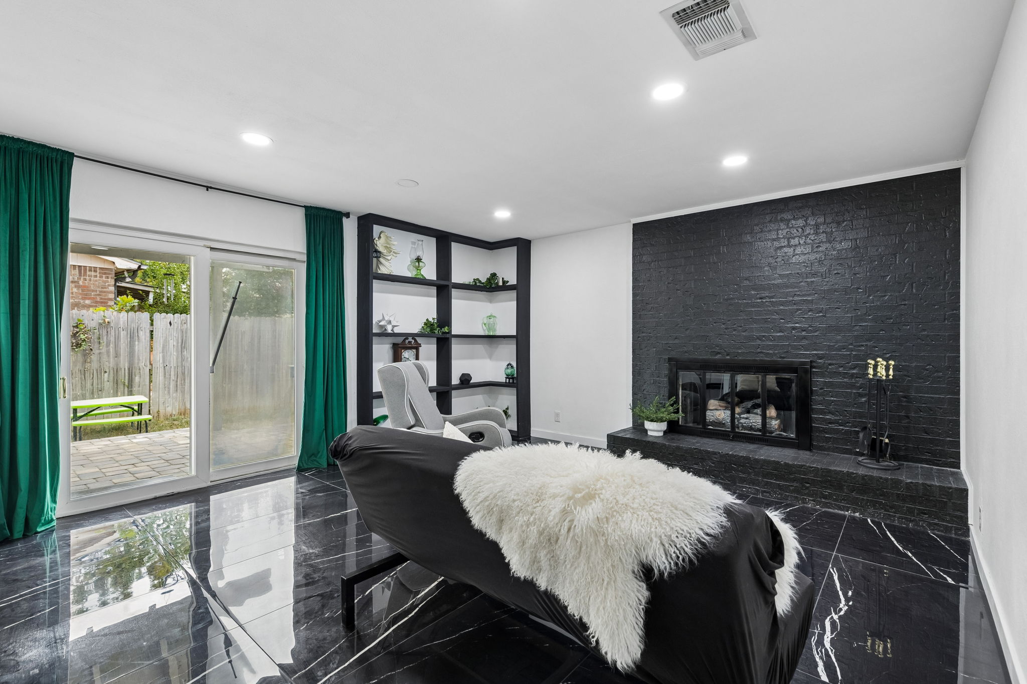 7012Woodacre_012