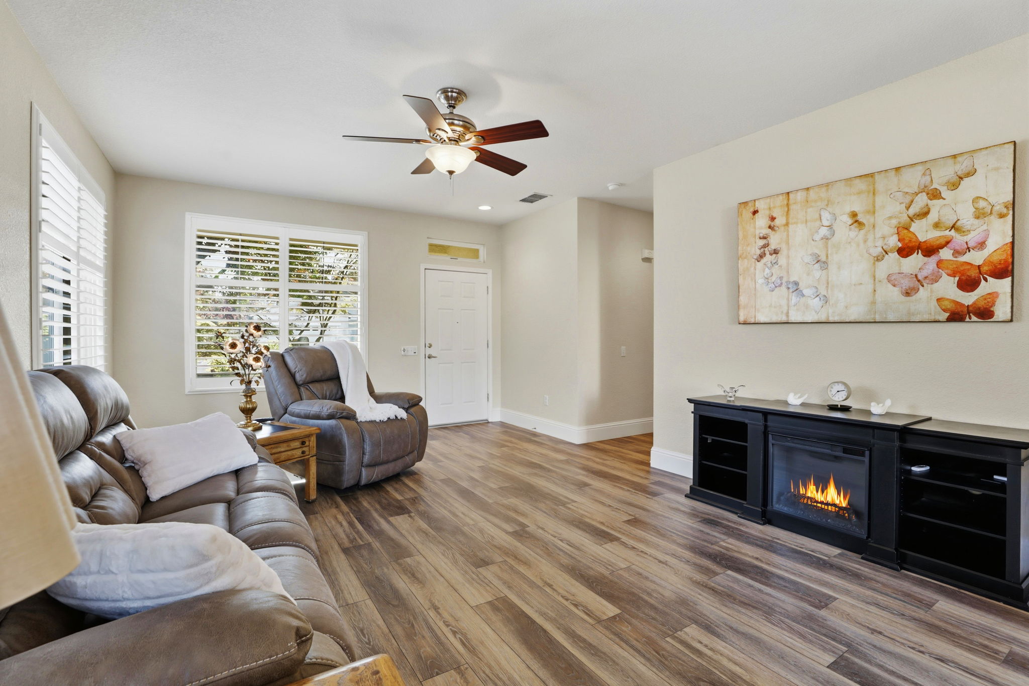 005_F8_7016 Mule Team Way