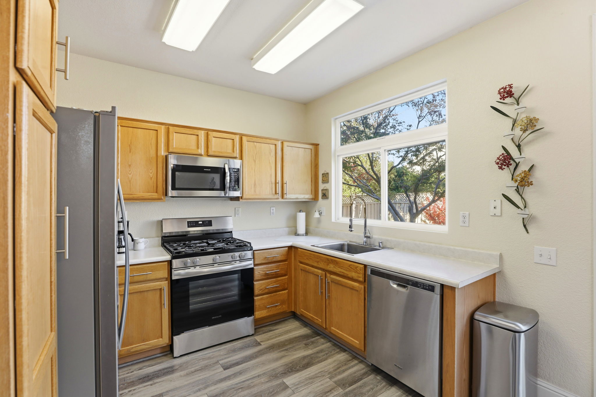 006_F8_7016 Mule Team Way