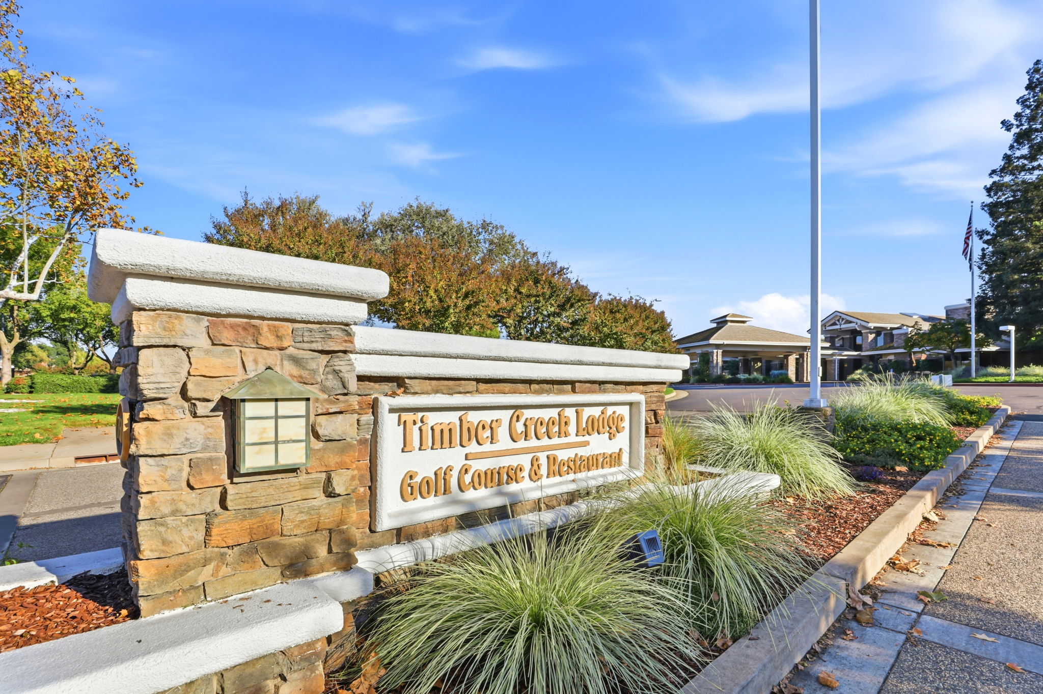 029_F8_7016 Mule Team Way