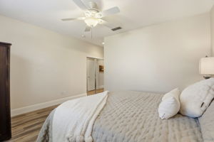 016_F8_7016 Mule Team Way