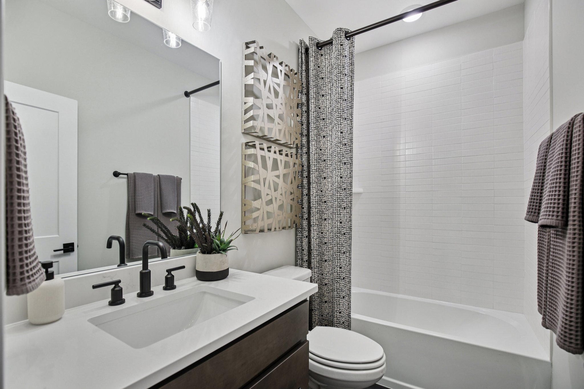 7016 STARNES CREEK BLVD-S2211-096.jpg