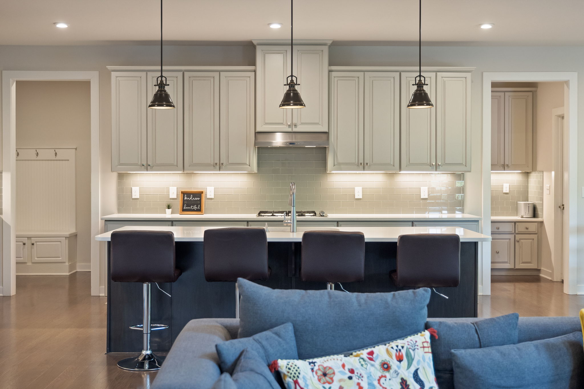  Photo 44