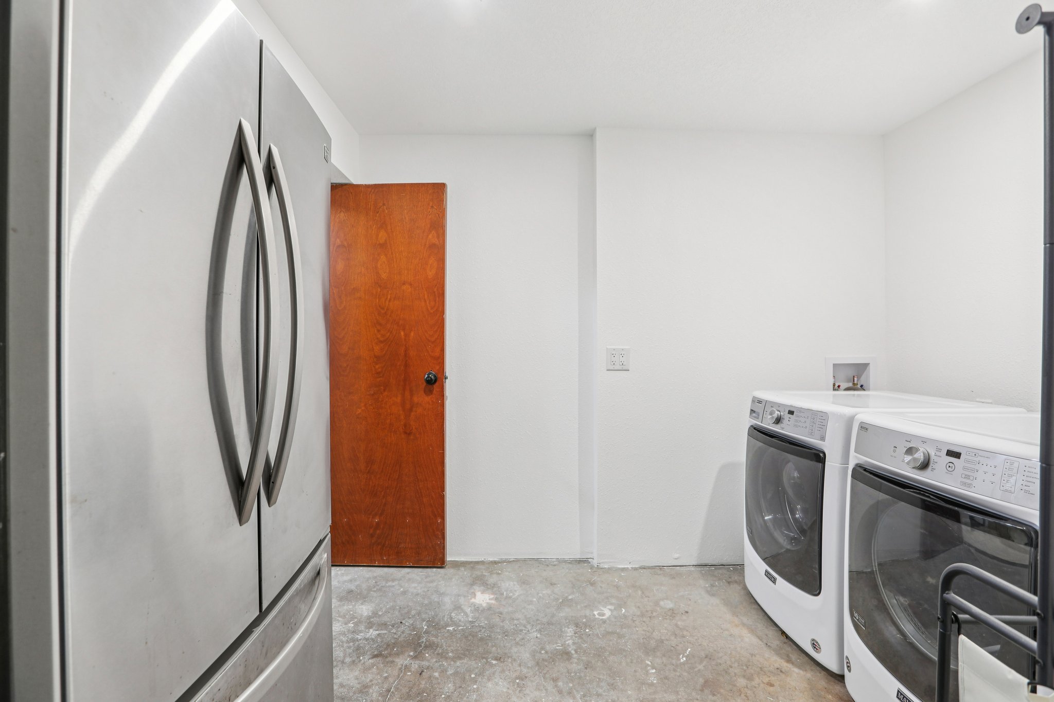 Meadowlawn Dr-S1703-015.jpg