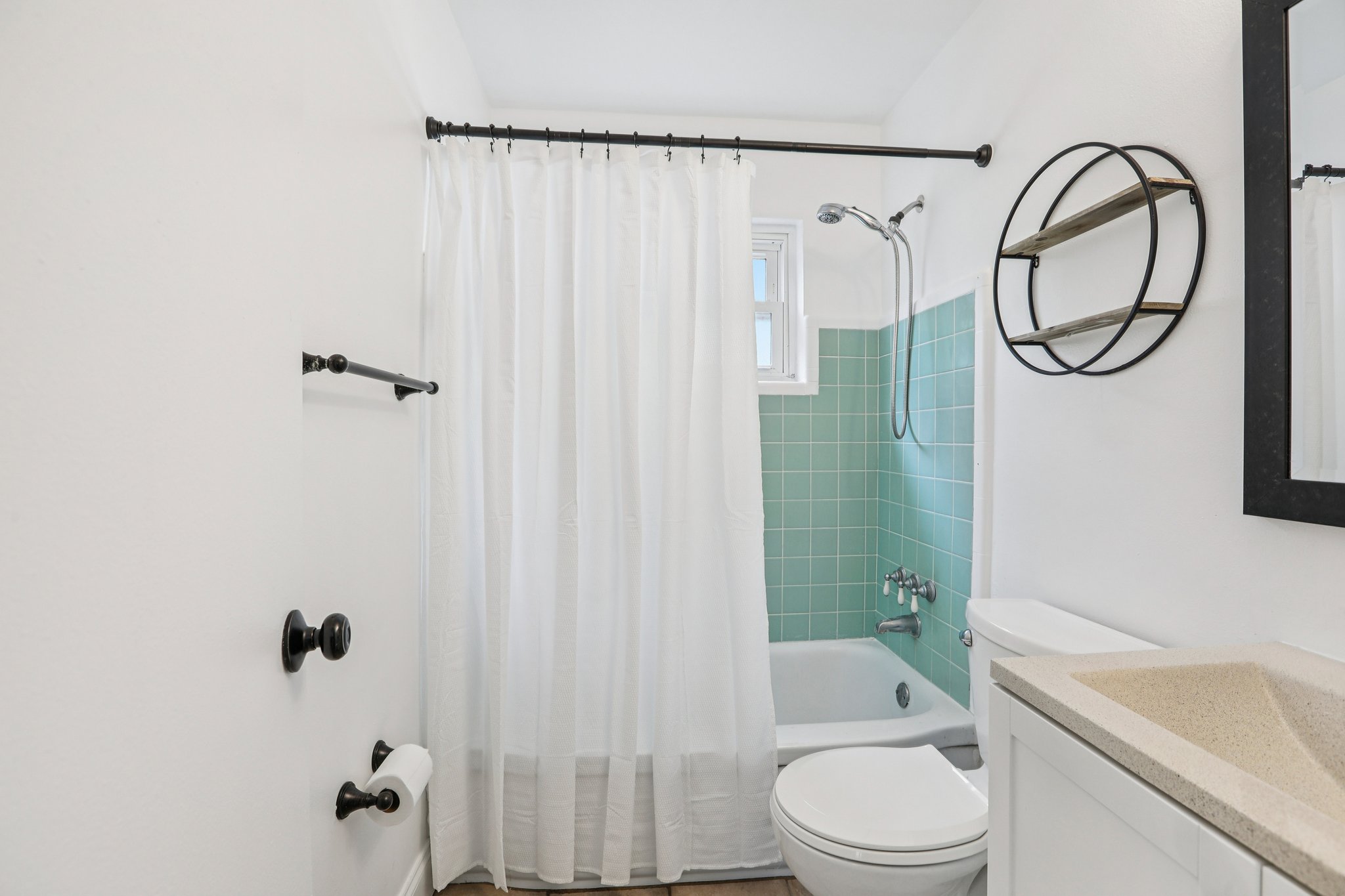 Meadowlawn Dr-S1703-018.jpg