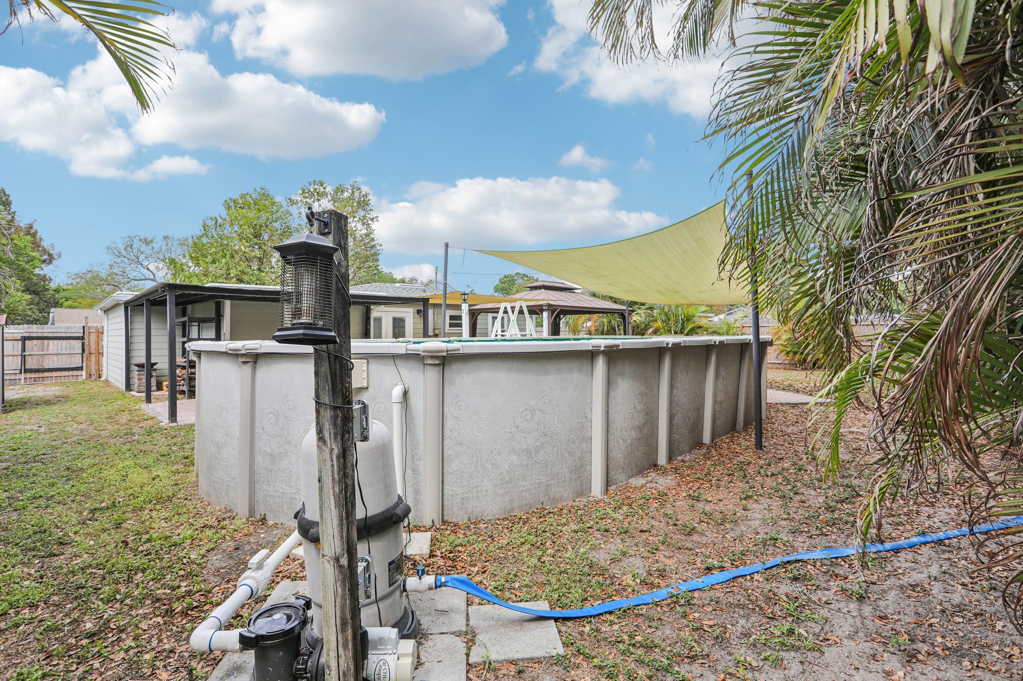 Meadowlawn Dr-S1703-025.jpg