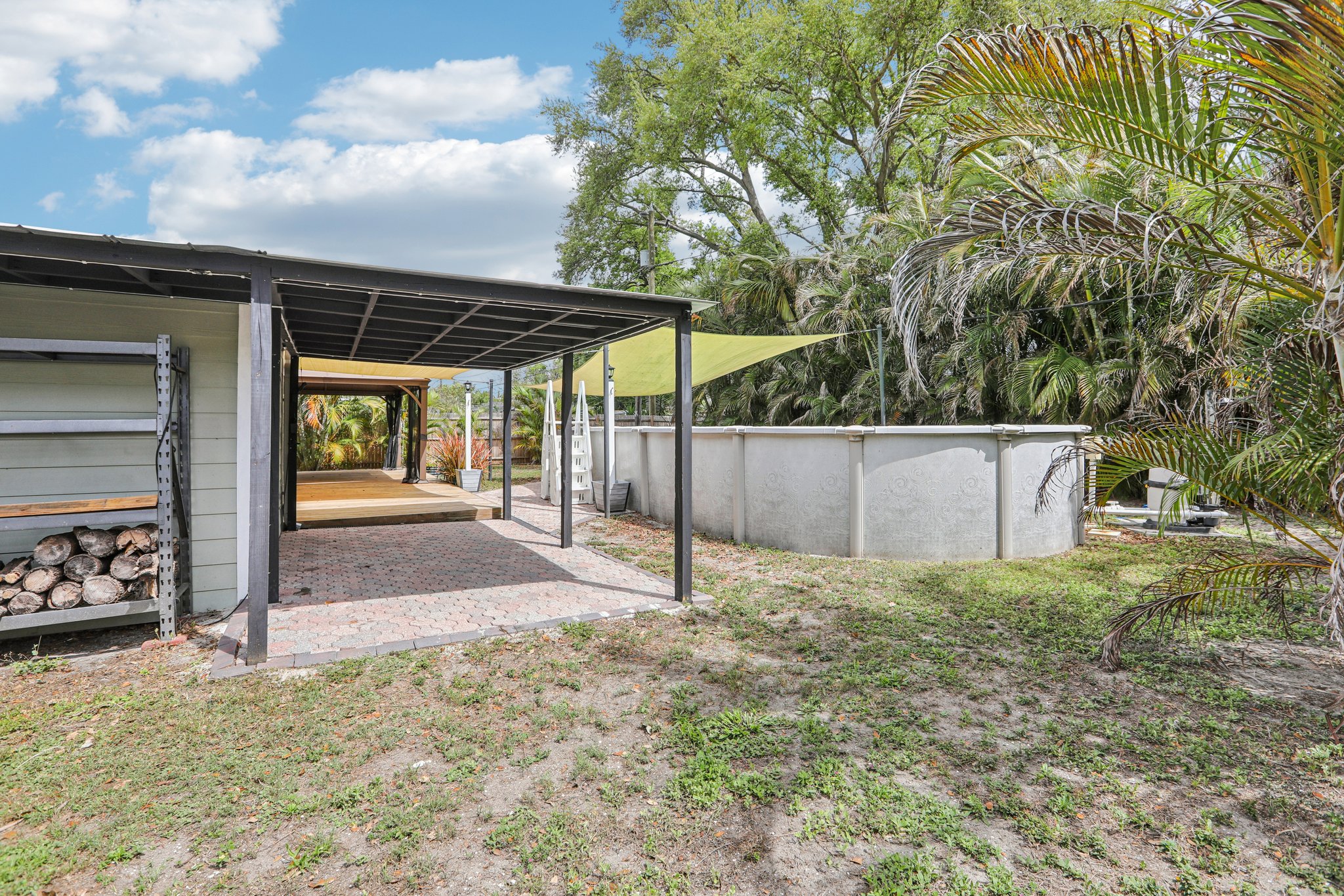 Meadowlawn Dr-S1703-027.jpg