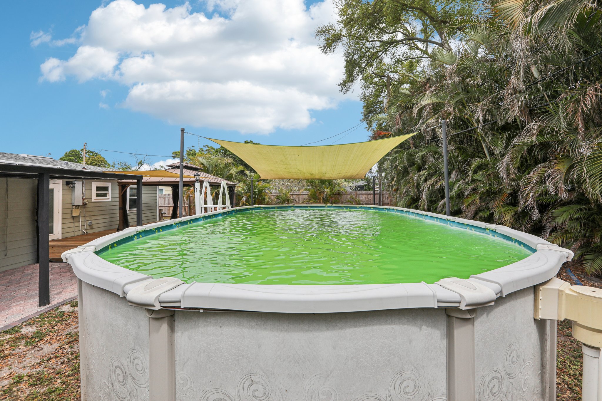 Meadowlawn Dr-S1703-028.jpg