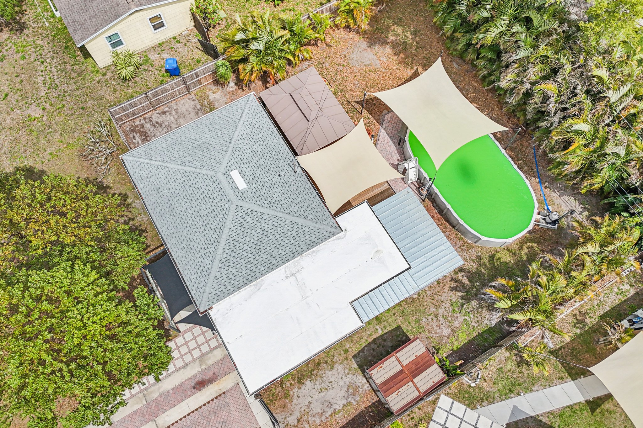 Meadowlawn Dr-S1703-035.jpg