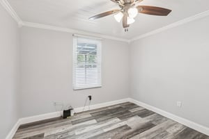 Meadowlawn Dr-S1703-012.jpg