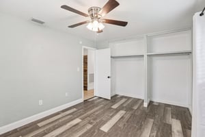 Meadowlawn Dr-S1703-020.jpg