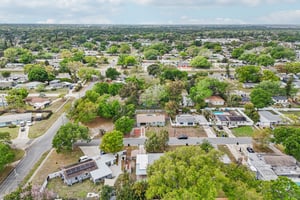 Meadowlawn Dr-S1703-039.jpg