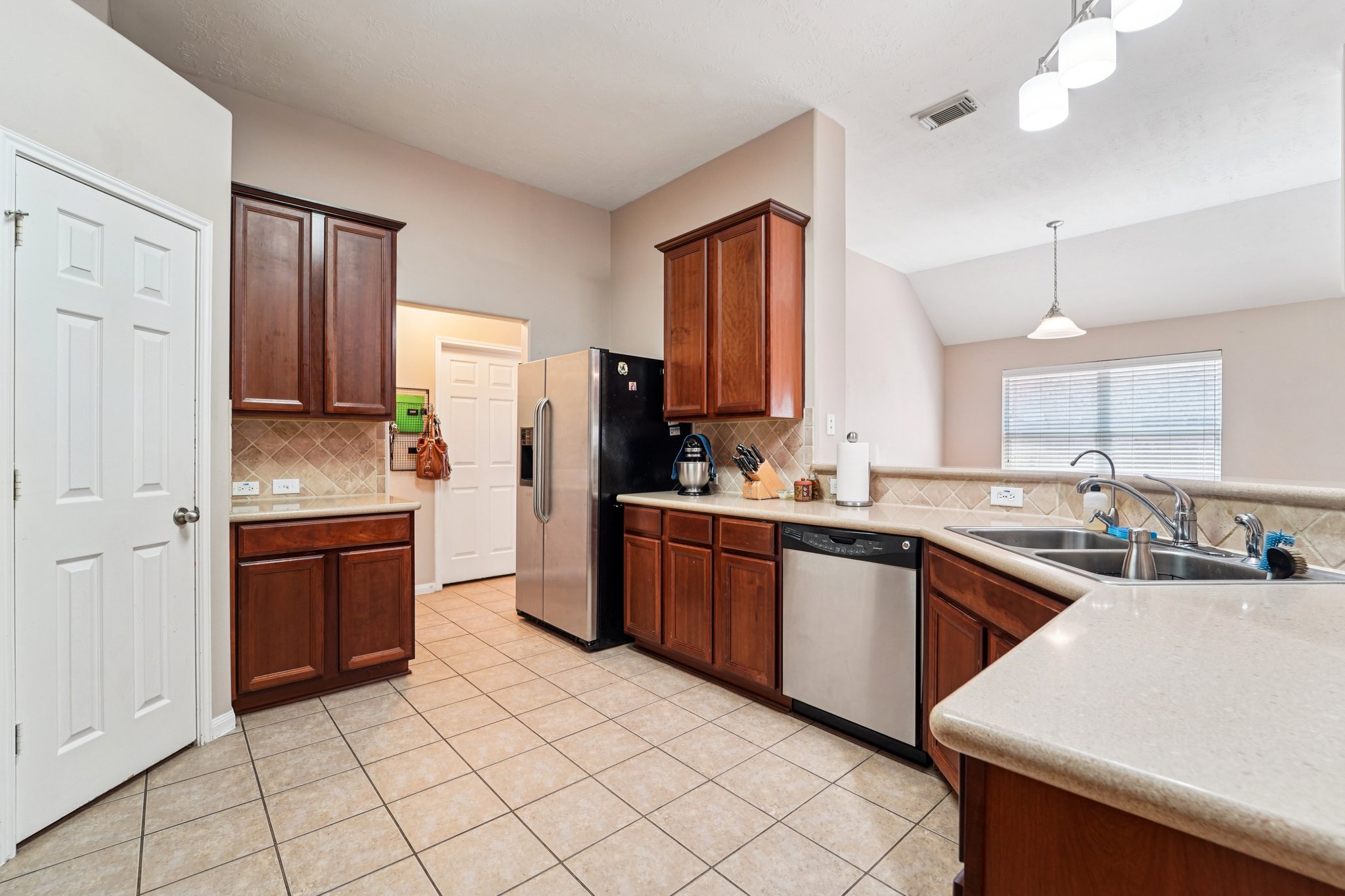 E Arbor Rose Ln-S0808-009.jpg