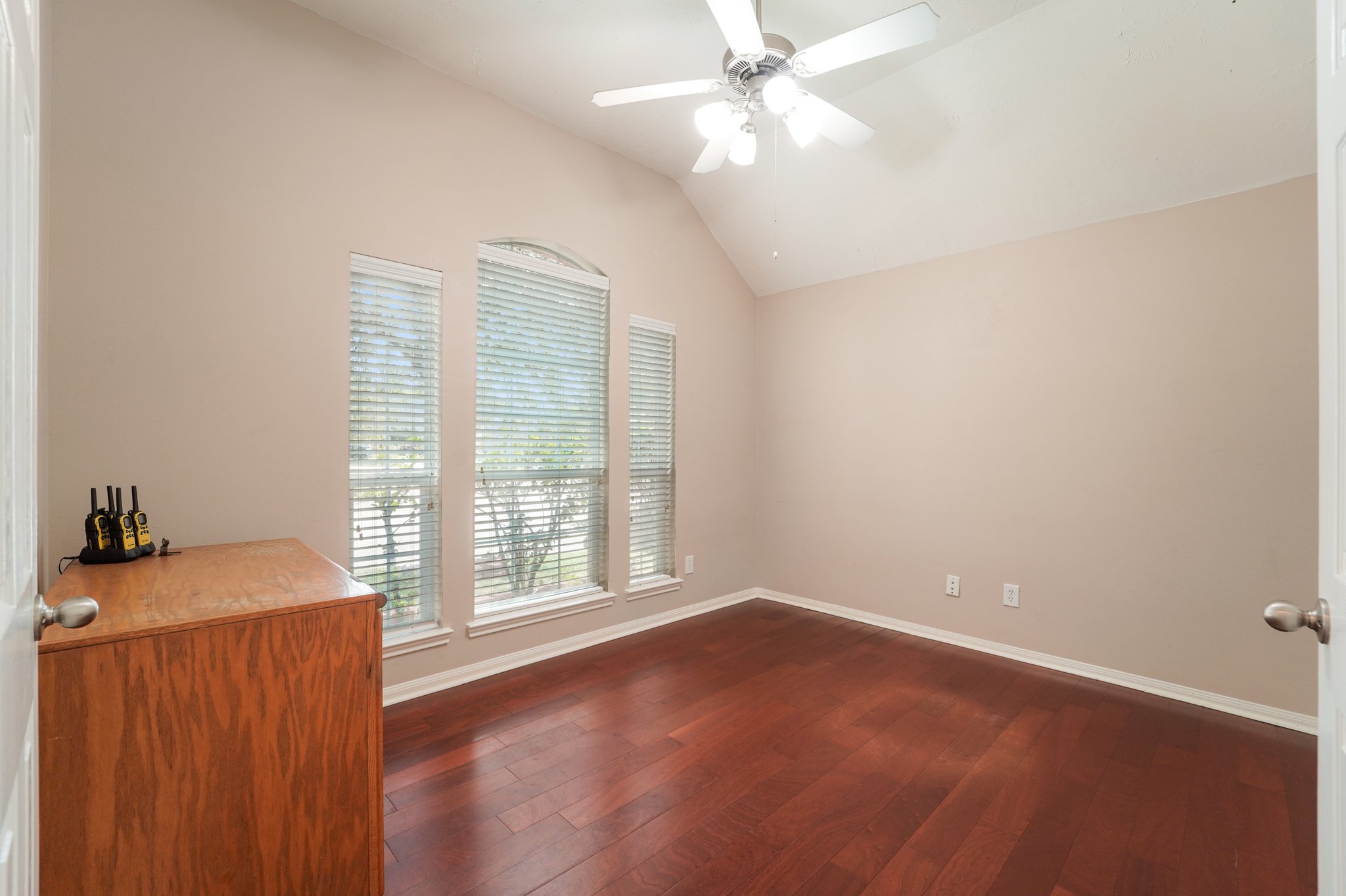 E Arbor Rose Ln-S0808-012.jpg