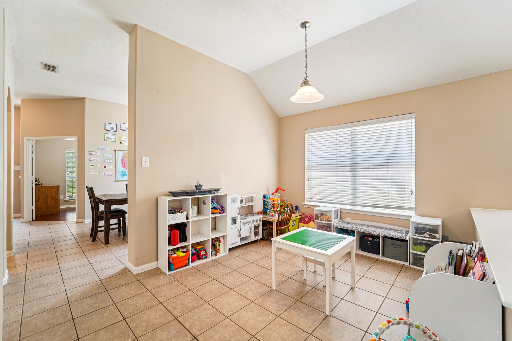 E Arbor Rose Ln-S0808-016.jpg