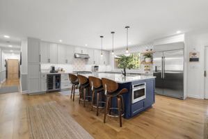 Kitchen/Breakfast Bar