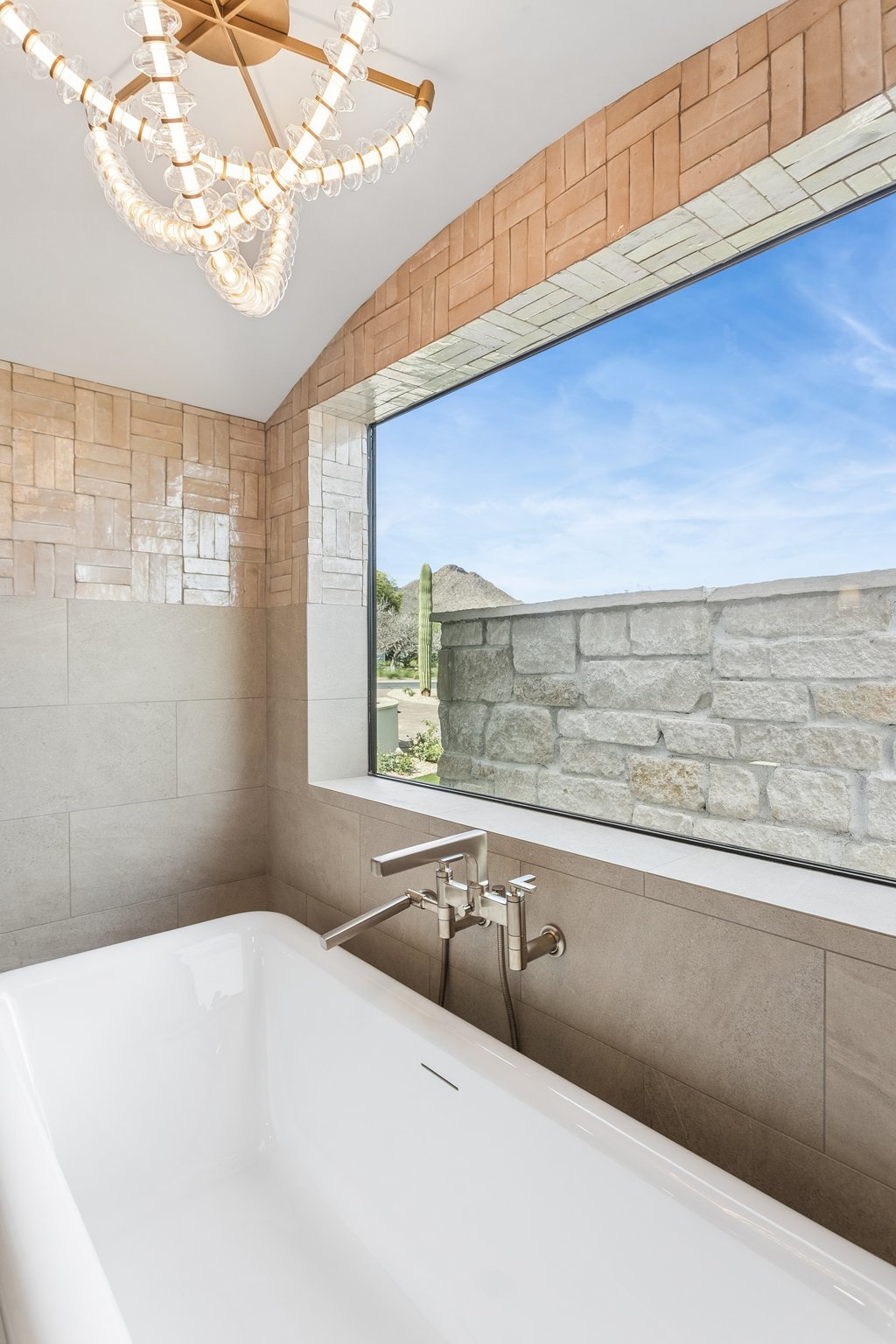 7019 E Vista Dr - 004.jpg