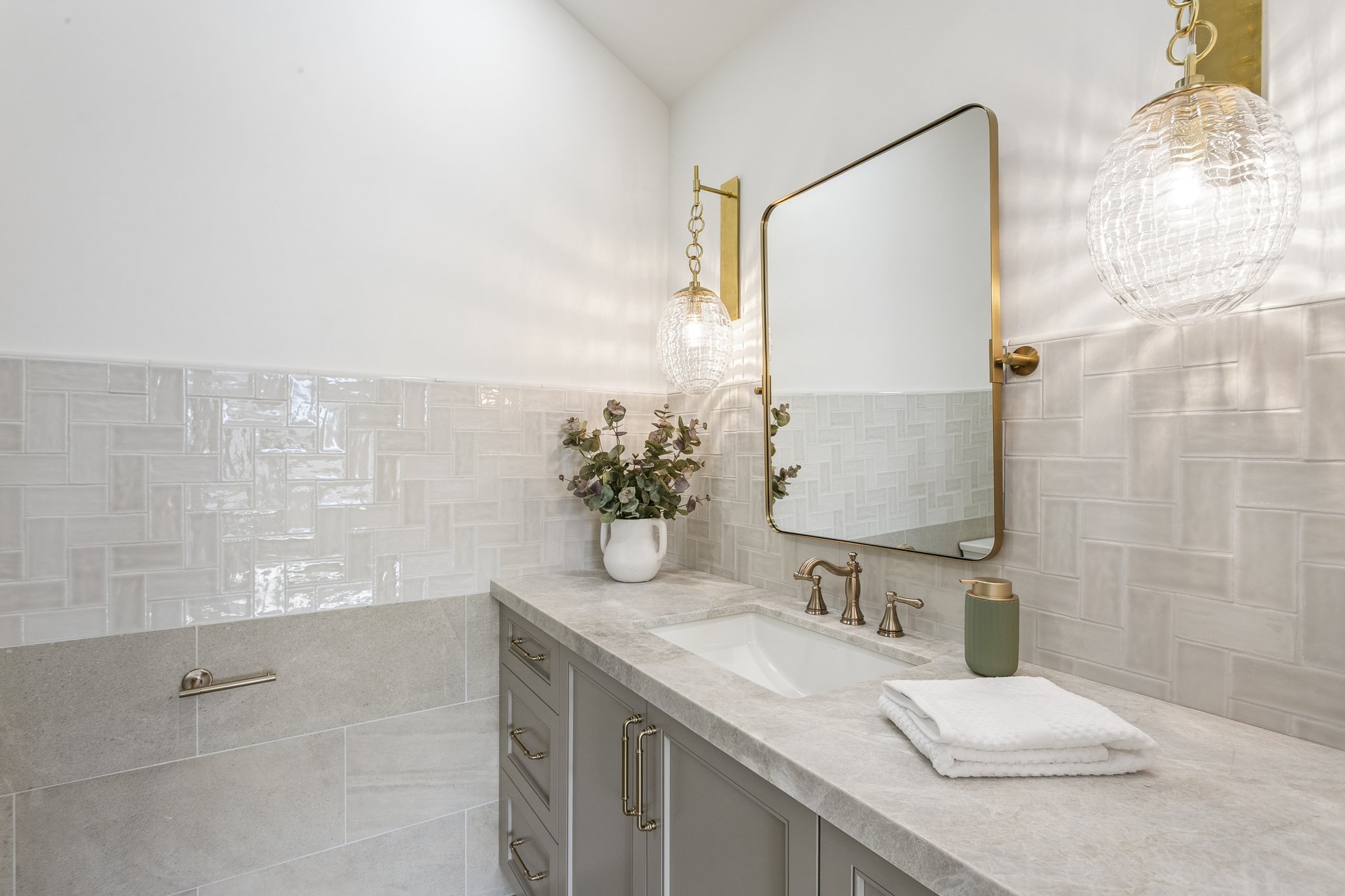 7019 E Vista Dr - 007.jpg