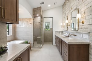 7019 E Vista Dr - 002.jpg