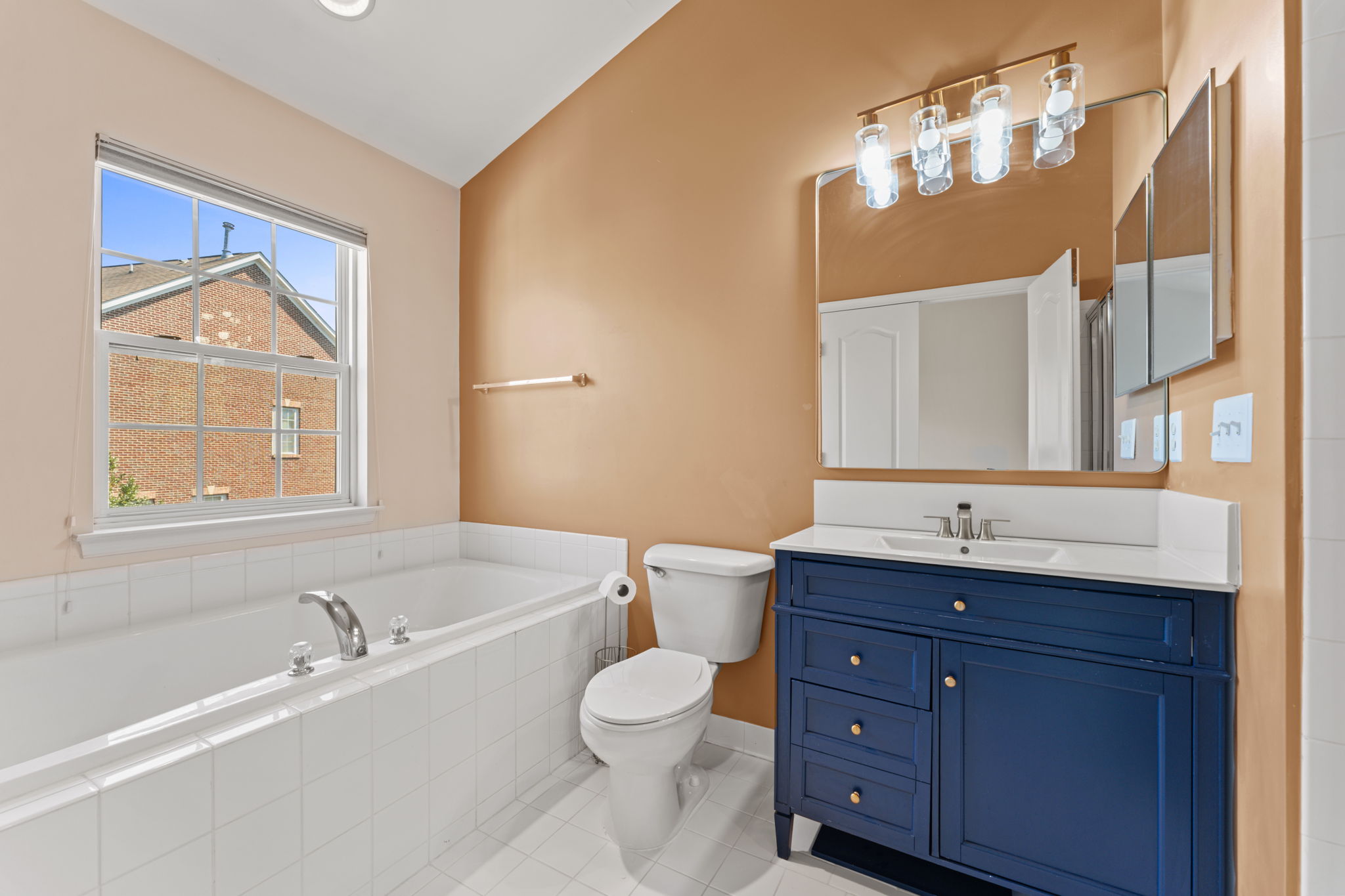 Primary Suite - Bathroom