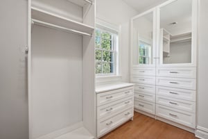 Walk-in Closet 1