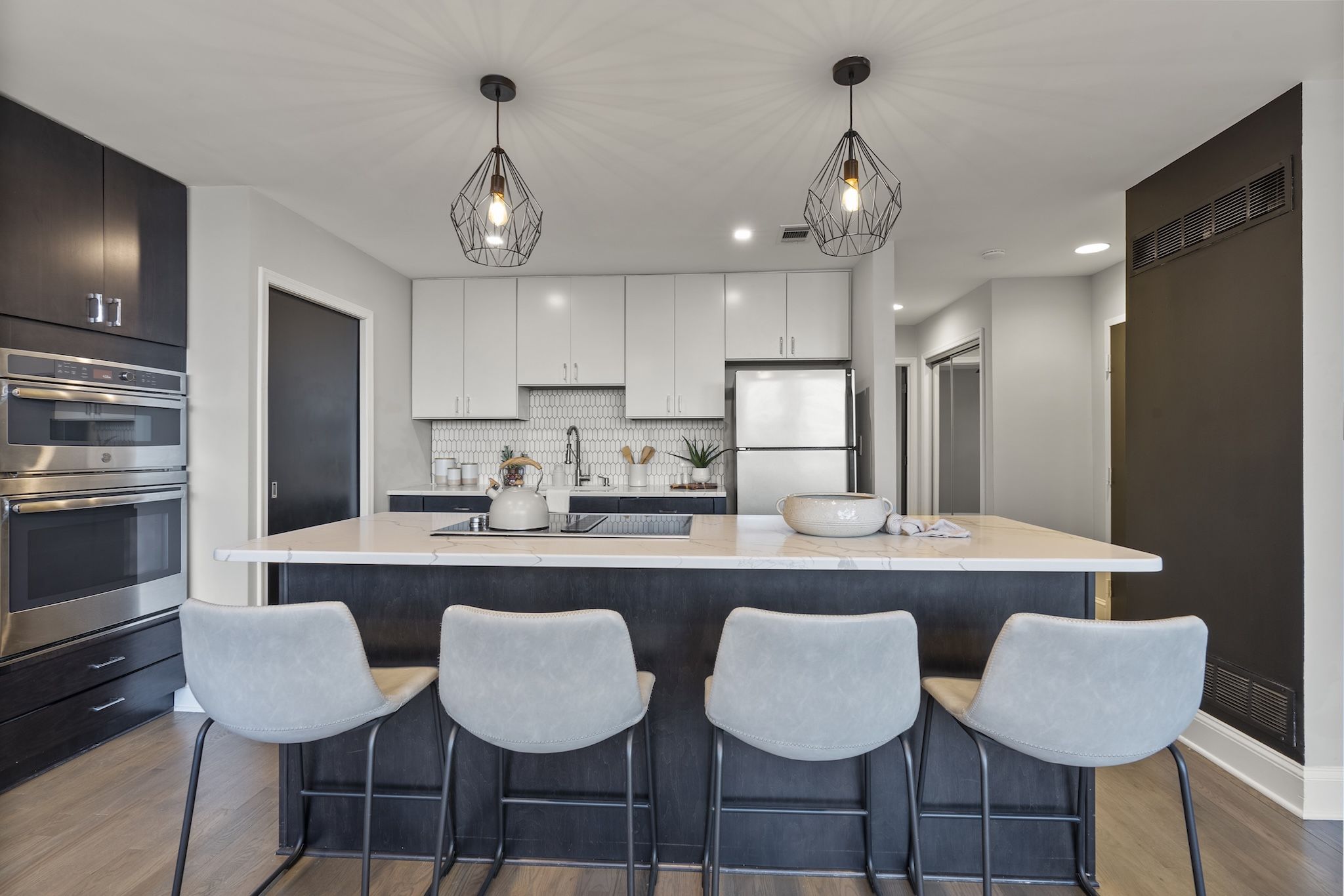 702 S Wolfe 15