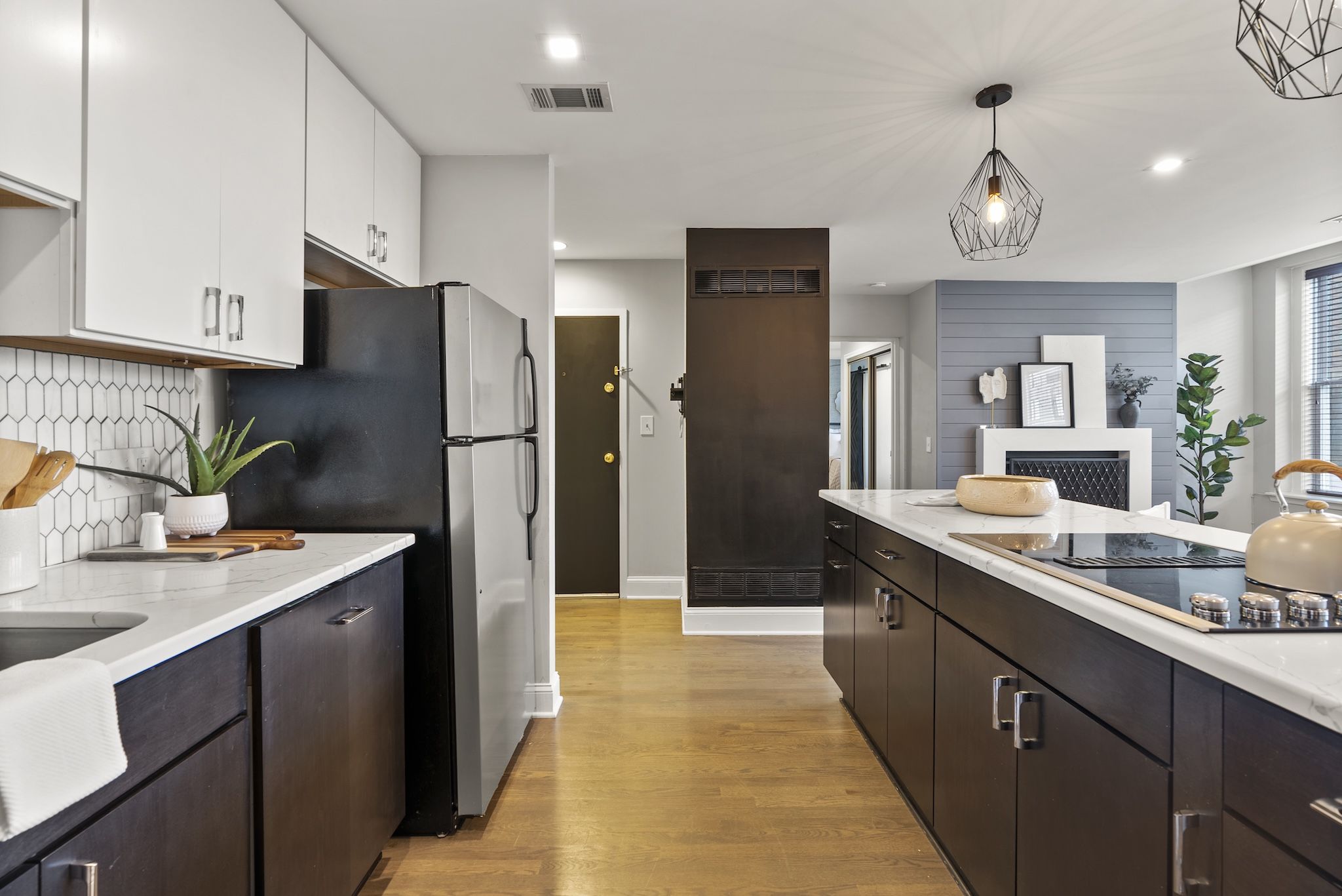 702 S Wolfe 19