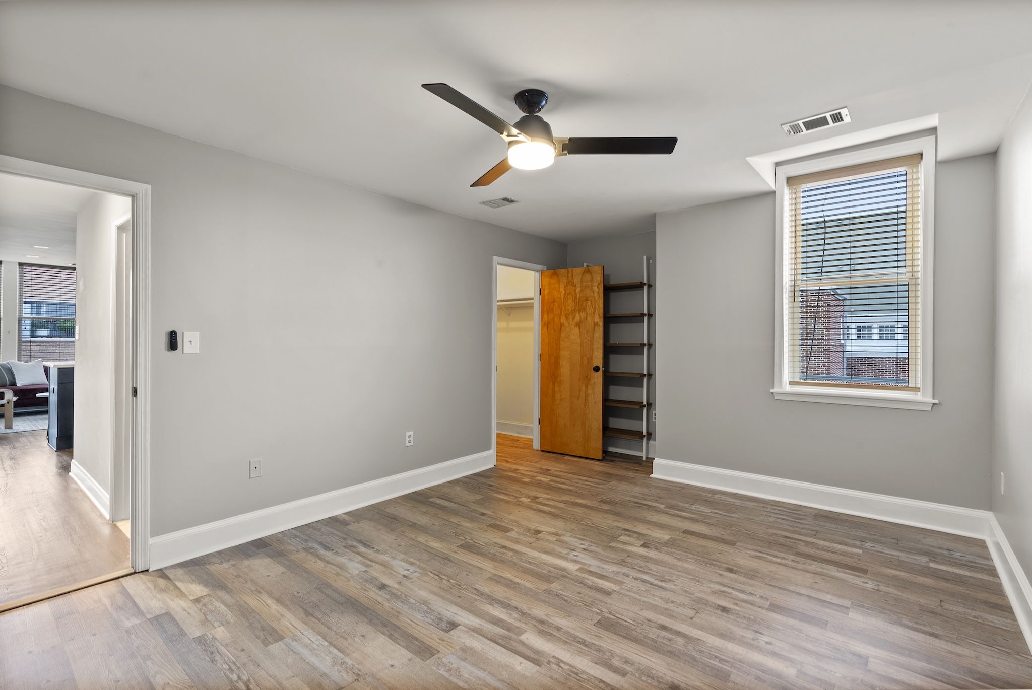 702 S Wolfe 26