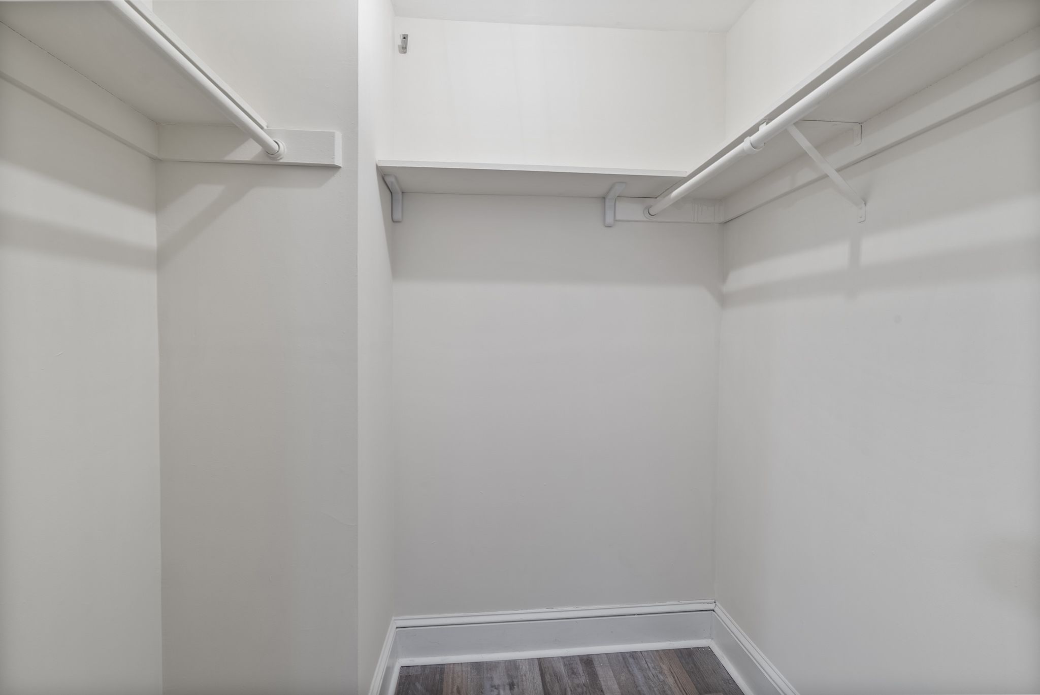 702 S Wolfe 27