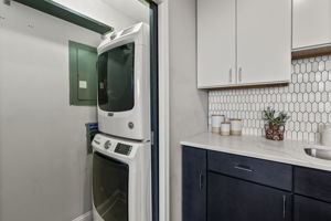 702 S Wolfe 23